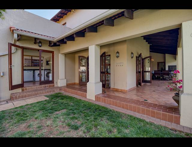4 BEDROOM HOUSE TO LET IN LONEHILL